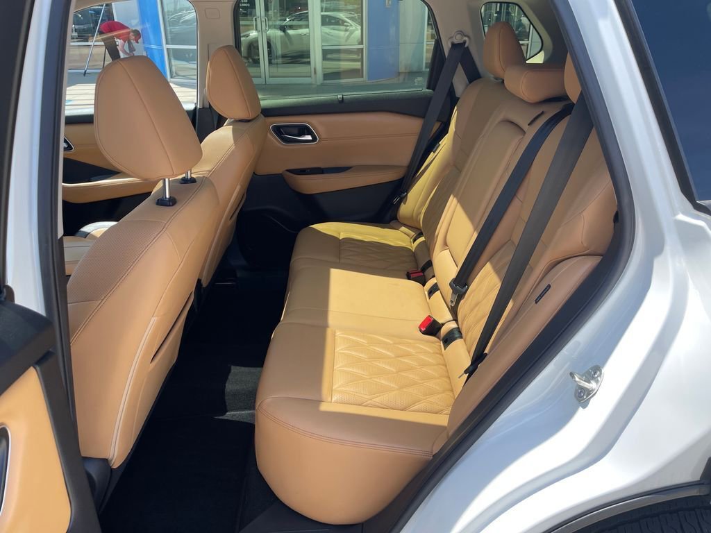 Used 2023 Nissan Rogue Platinum AWD/4WD image 28