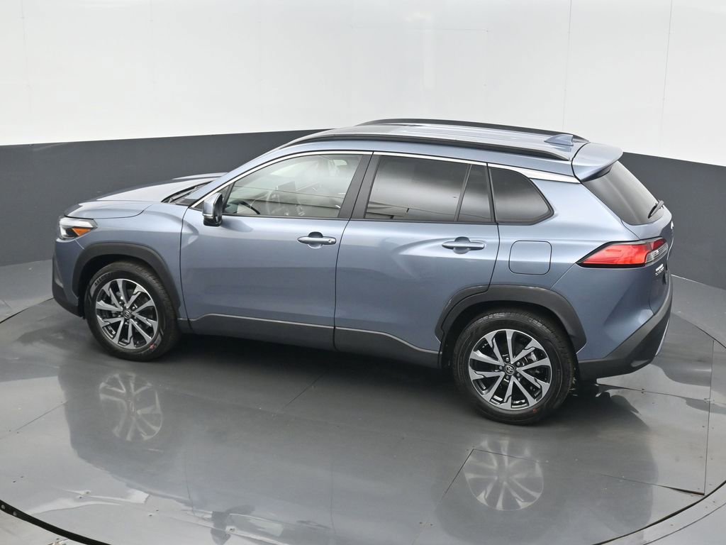 Used 2024 Toyota Corolla Cross XLE w/ Convenience Package image 15