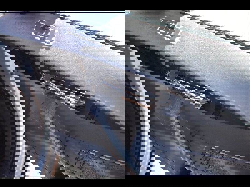 Used 2019 Jaguar F-PACE Premium image 35