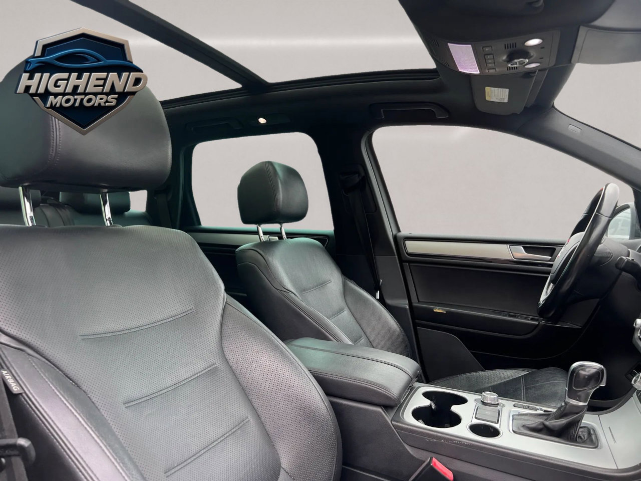 Used 2017 Volkswagen Touareg Wolfsburg Edition image 21