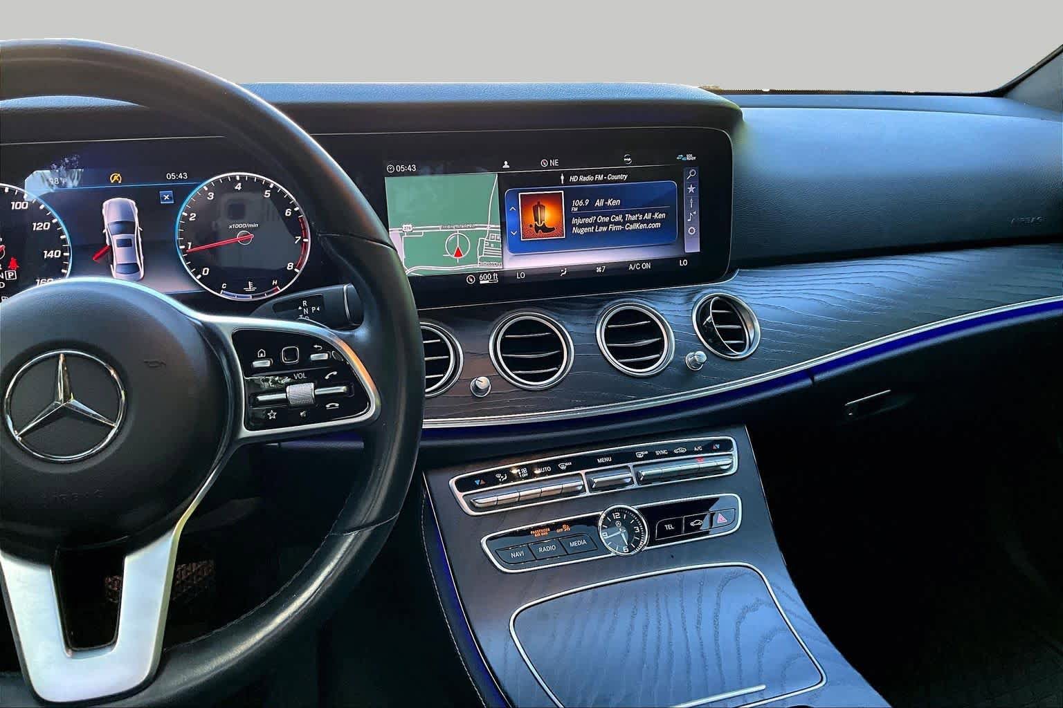 Used 2020 Mercedes-Benz E 350 4MATIC Sedan image 7