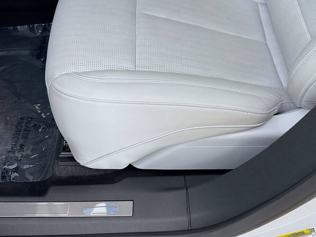 Used 2024 Cadillac Lyriq Luxury image 20