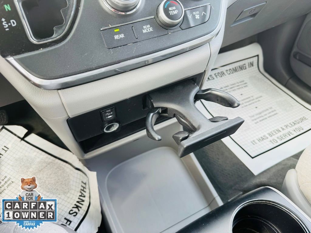 Used 2015 Toyota Sienna LE image 20