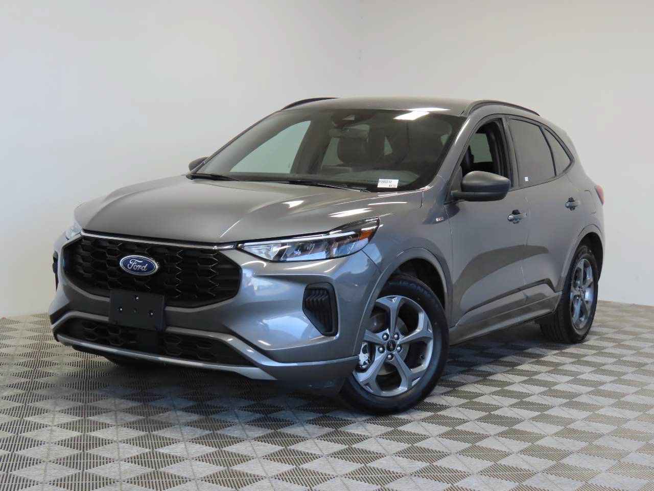 Used 2024 Ford Escape ST-Line w/ Cold Weather Package FWD image 1