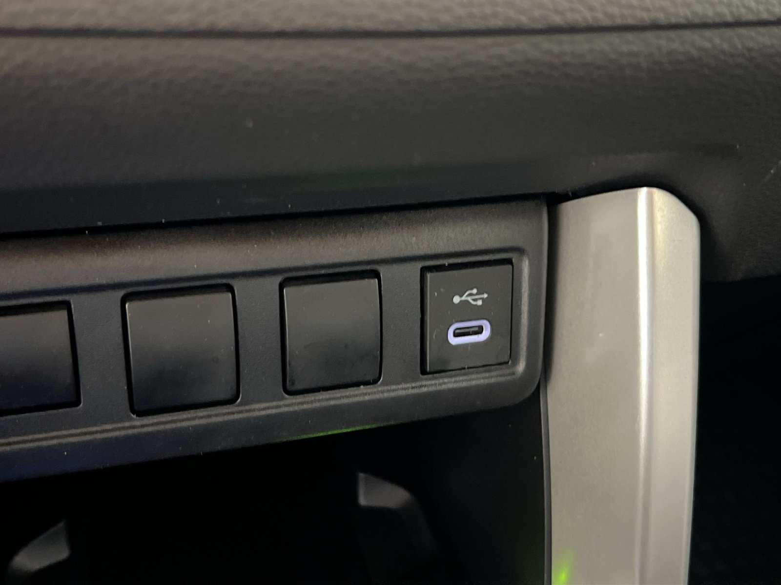 Used 2025 Toyota Corolla Cross AWD Hybrid image 34
