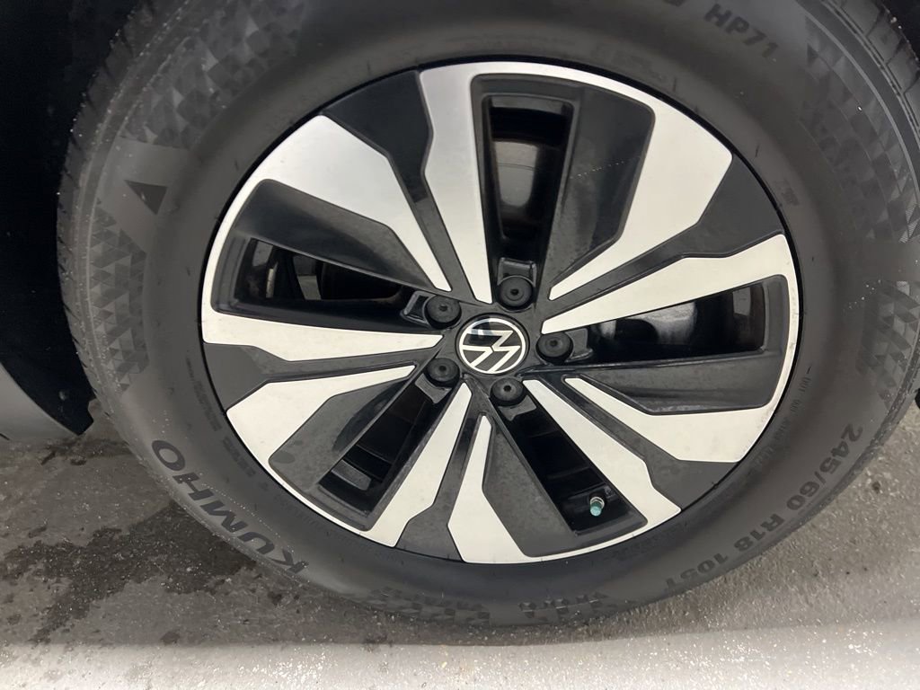 Used 2024 Volkswagen Atlas Cross Sport SE image 45