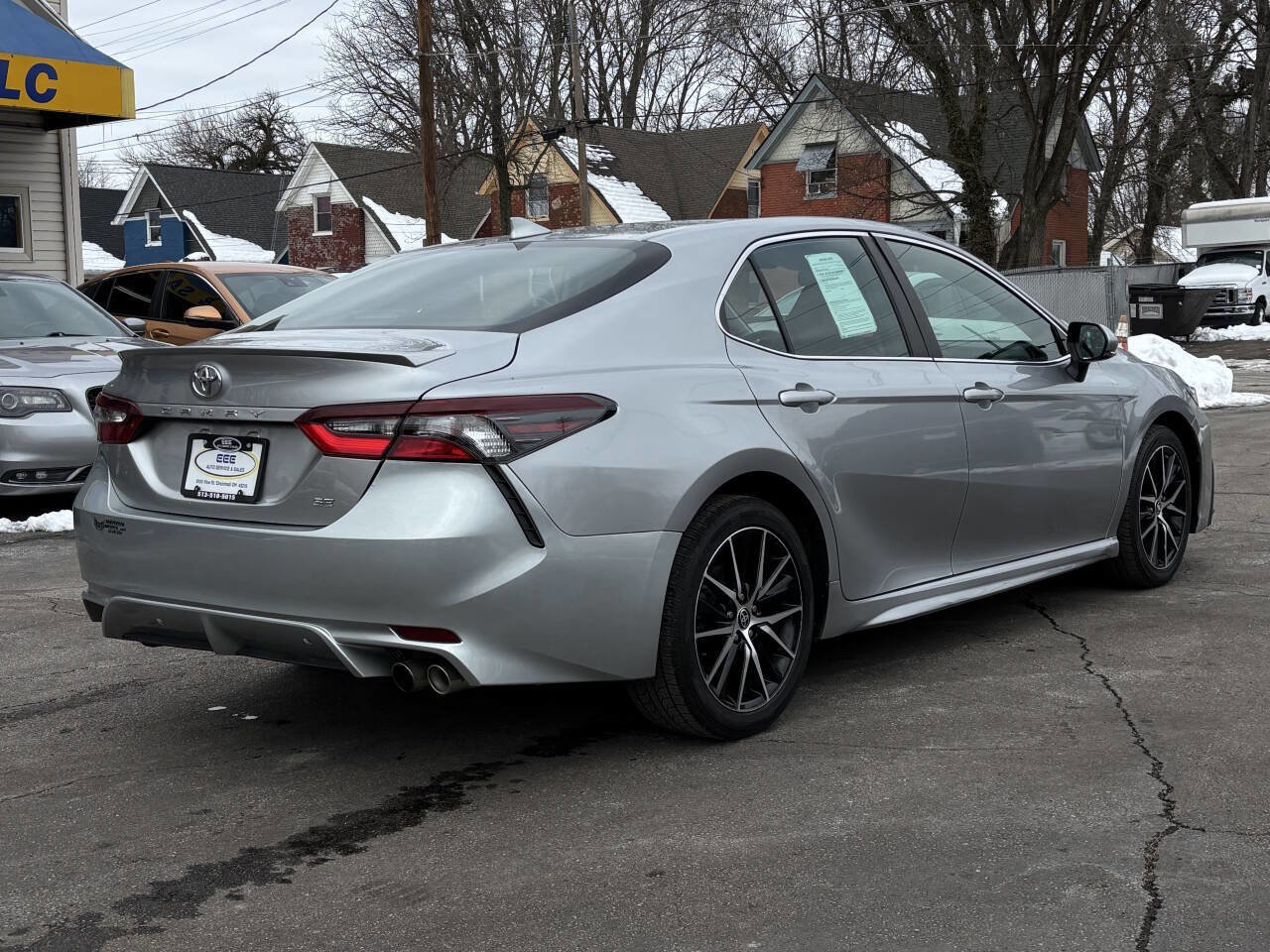 Used 2022 Toyota Camry SE FWD image 8