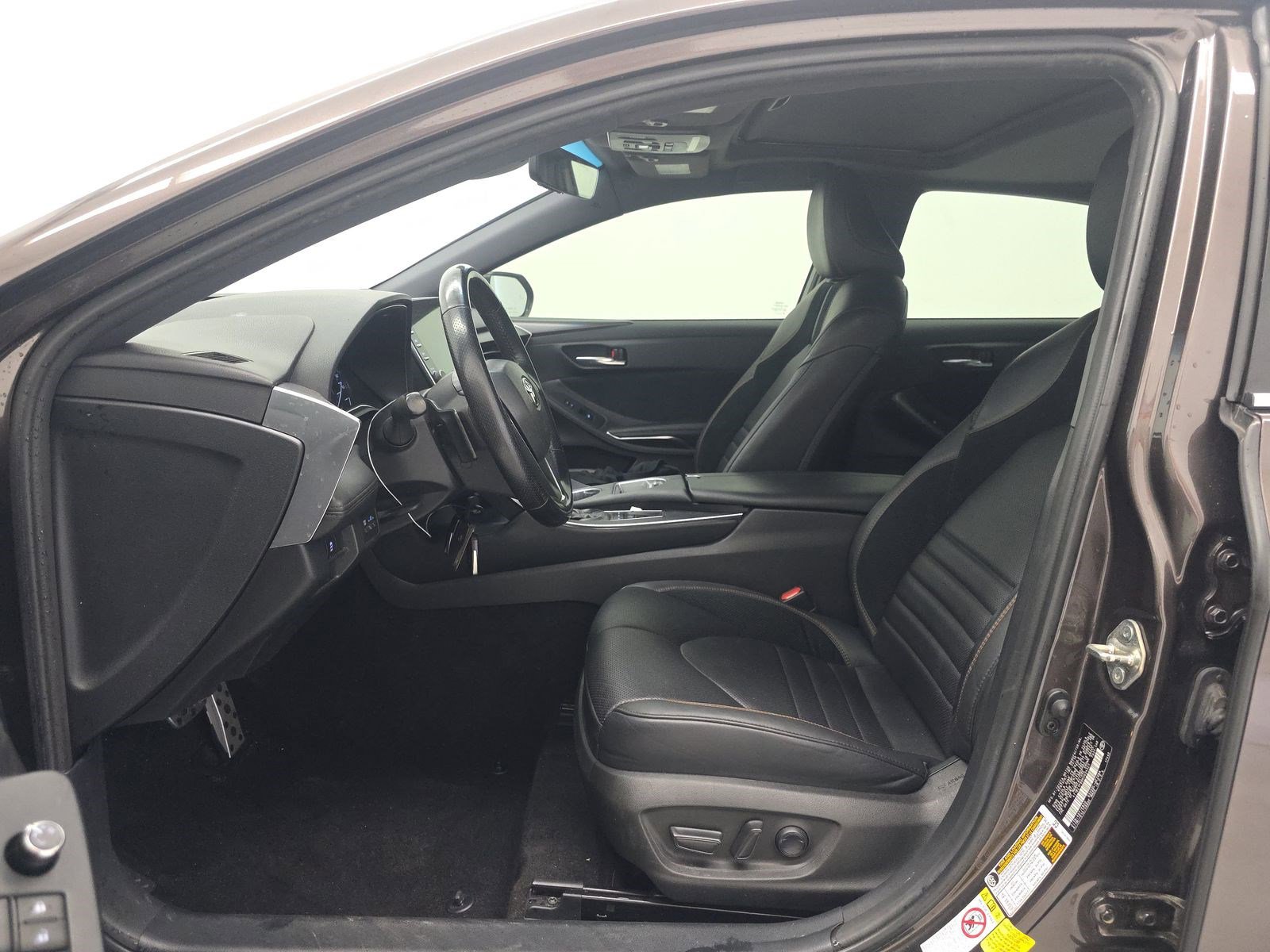 Used 2019 Toyota Avalon XSE image 6