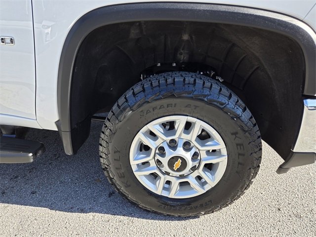 Used 2025 Chevrolet Silverado 2500 LT w/ Convenience Package image 27