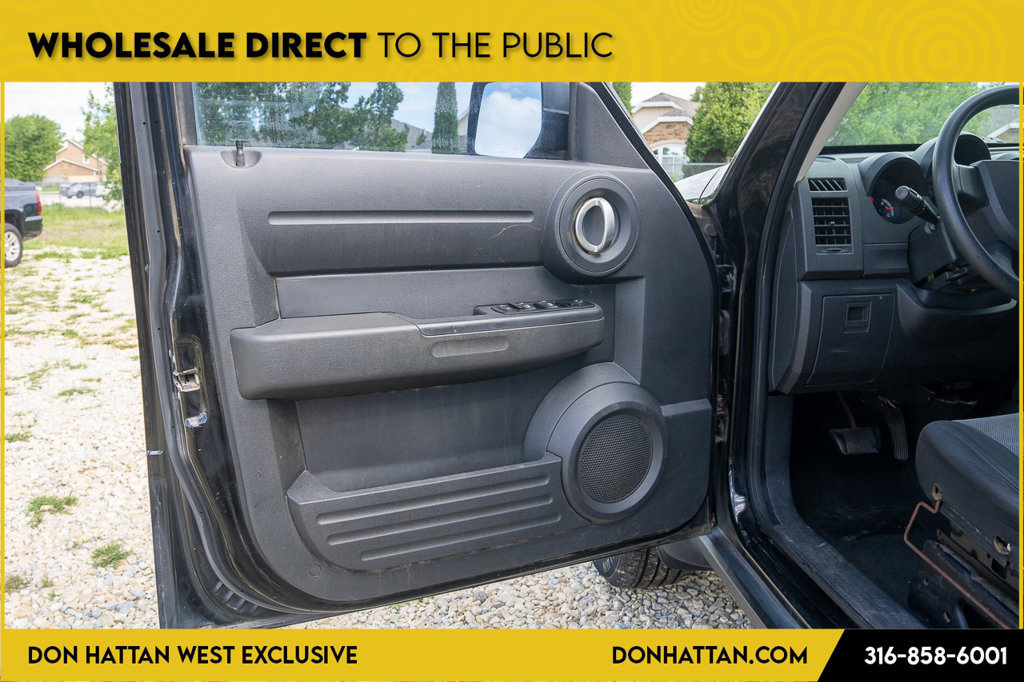 Used 2007 Dodge Nitro SXT RWD image 10