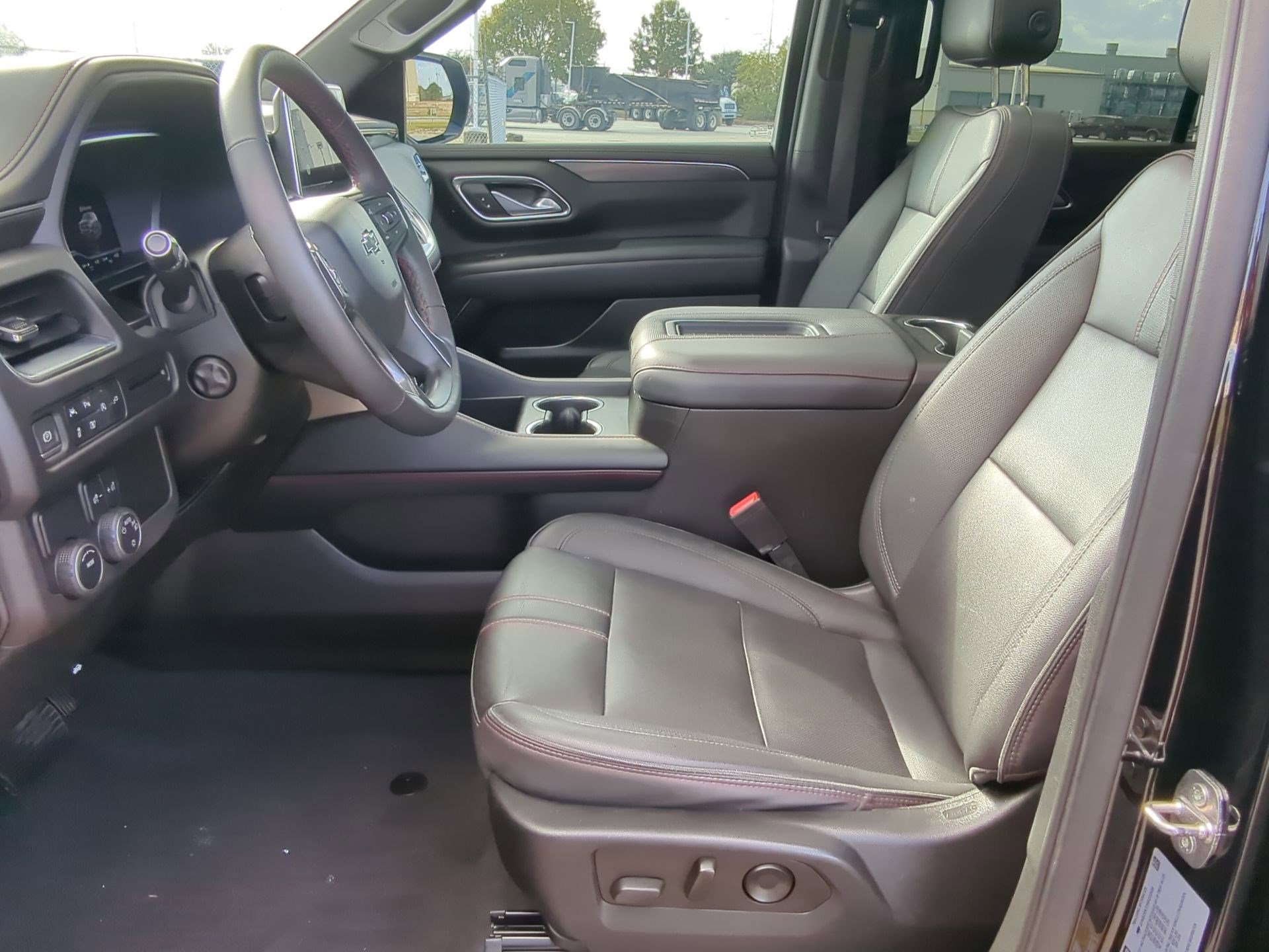 Used 2022 Chevrolet Tahoe RST w/ Luxury Package image 15