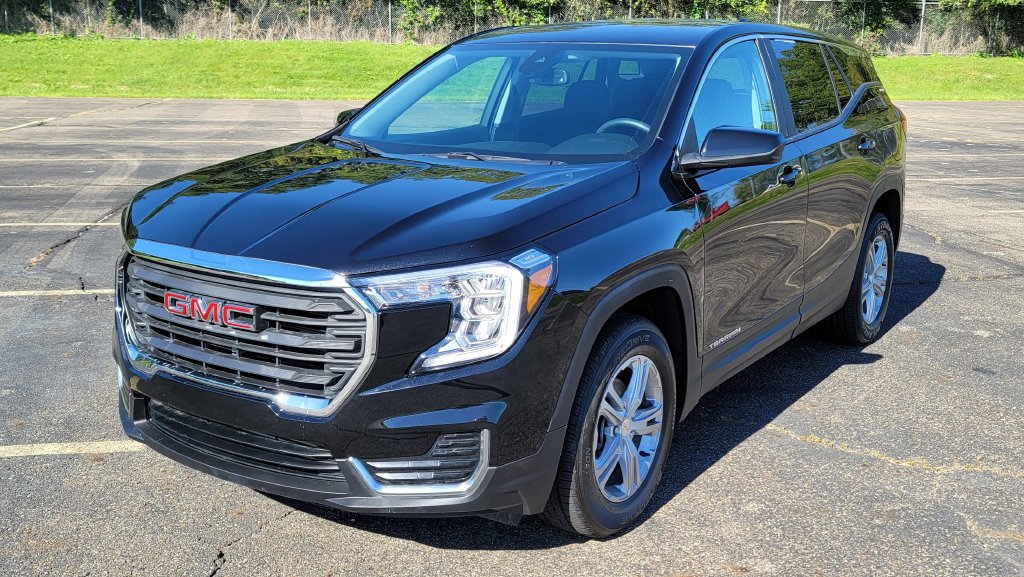 Used 2024 GMC Terrain SLE AWD/4WD image 3
