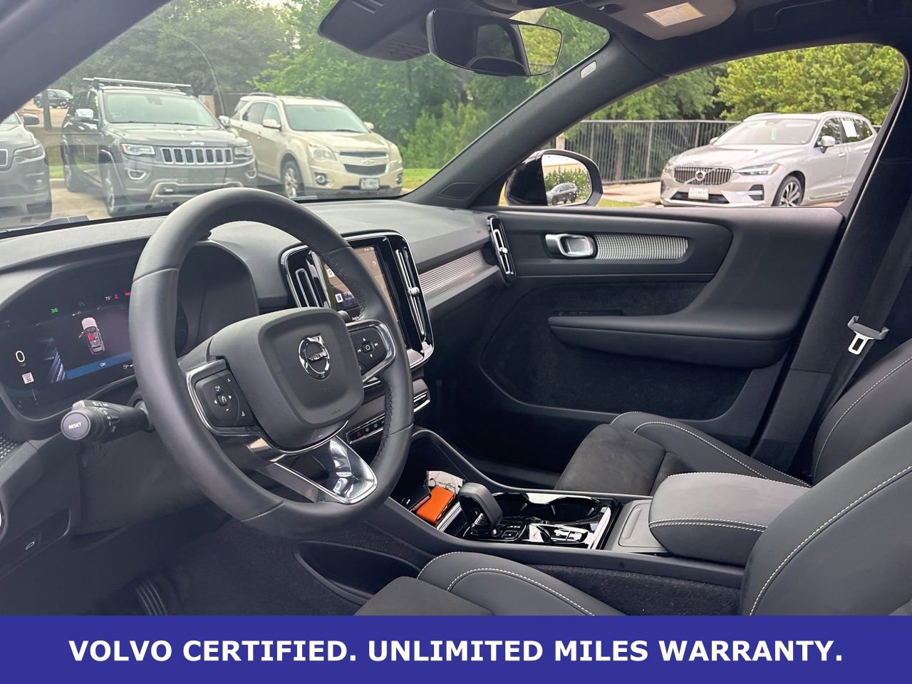 Certified 2023 Volvo XC40 B5 Plus w/ Climate Package image 18