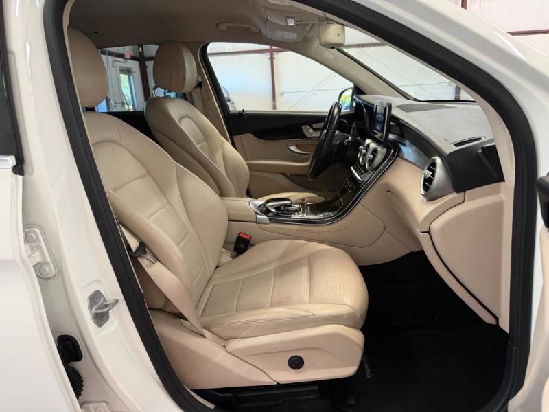 Used 2016 Mercedes-Benz GLC 300 image 19