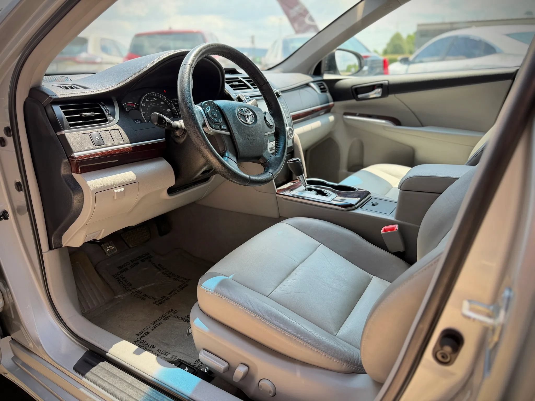 Used 2012 Toyota Camry XLE FWD image 8