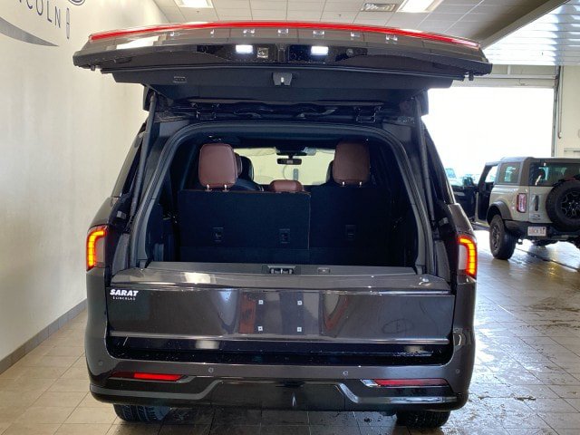 New 2027 Lincoln Navigator L Reserve AWD/4WD image 7