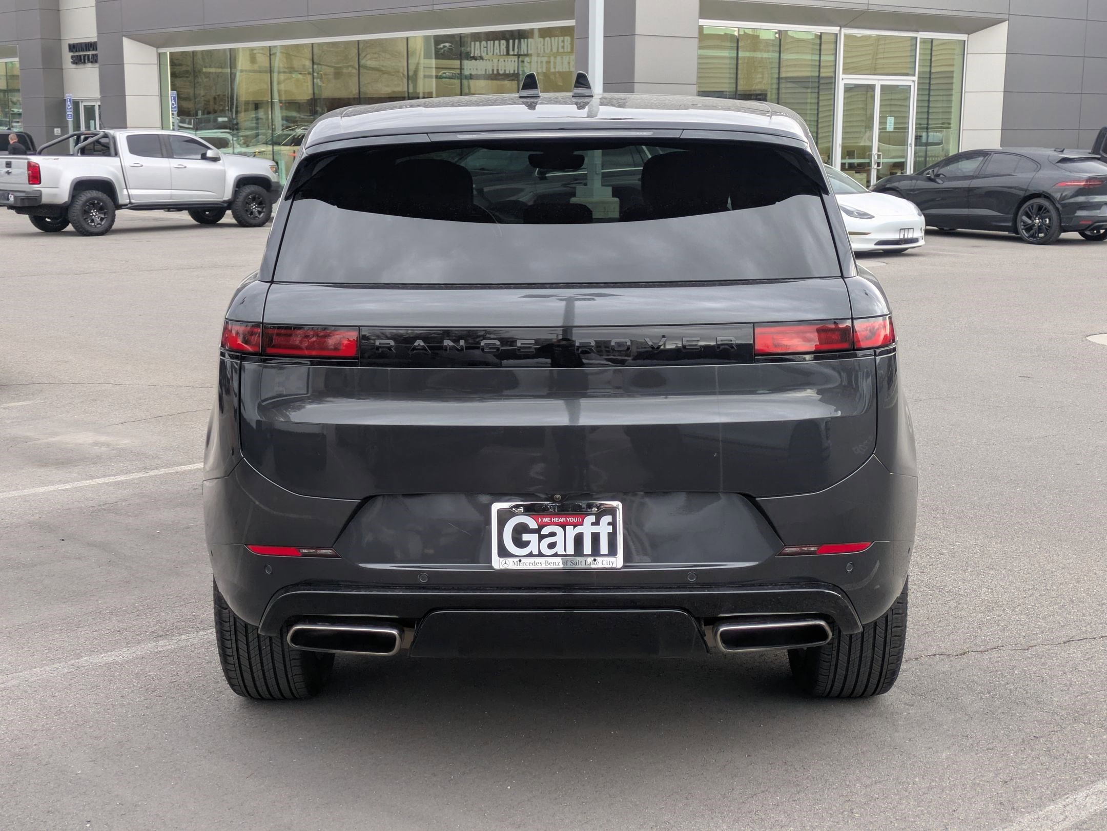 Used 2023 Land Rover Range Rover Sport SE Dynamic image 4