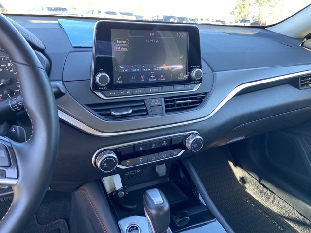 Used 2025 Nissan Altima 2.5 SR FWD image 40