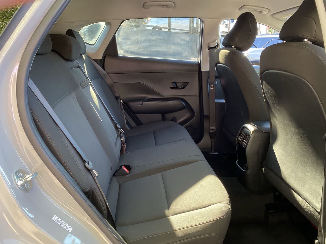 Used 2024 Hyundai Kona SEL AWD/4WD image 16
