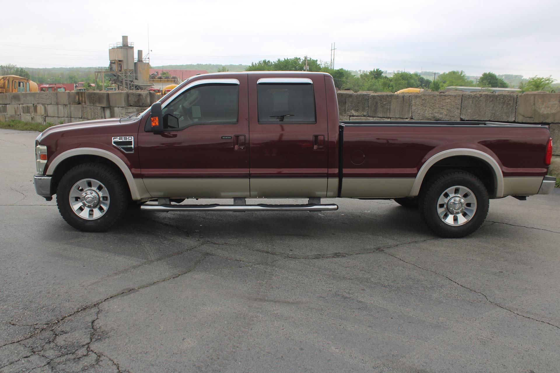 Used 2010 Ford F250 Lariat RWD image 4