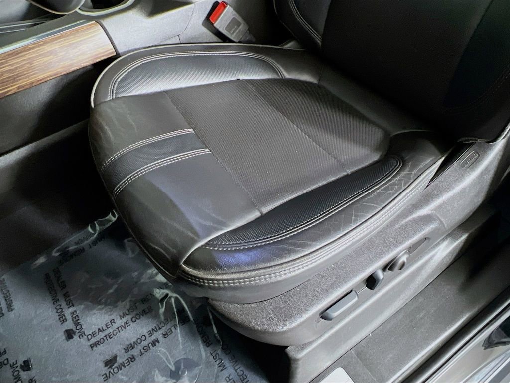 Certified 2022 Chevrolet Silverado 2500 High Country w/ LPO, Dark Essentials Package image 20