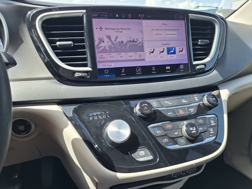 Used 2023 Chrysler Pacifica Touring-L FWD image 13