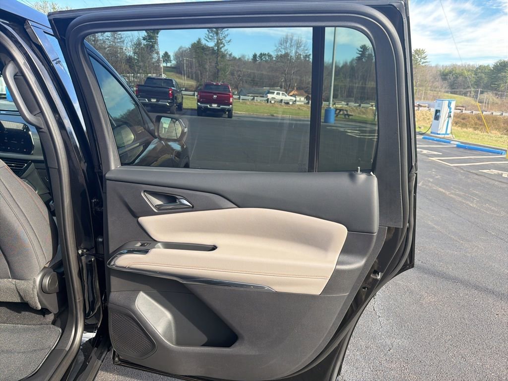 New 2026 Chevrolet Traverse LT w/ Midnight/Sport Edition image 45