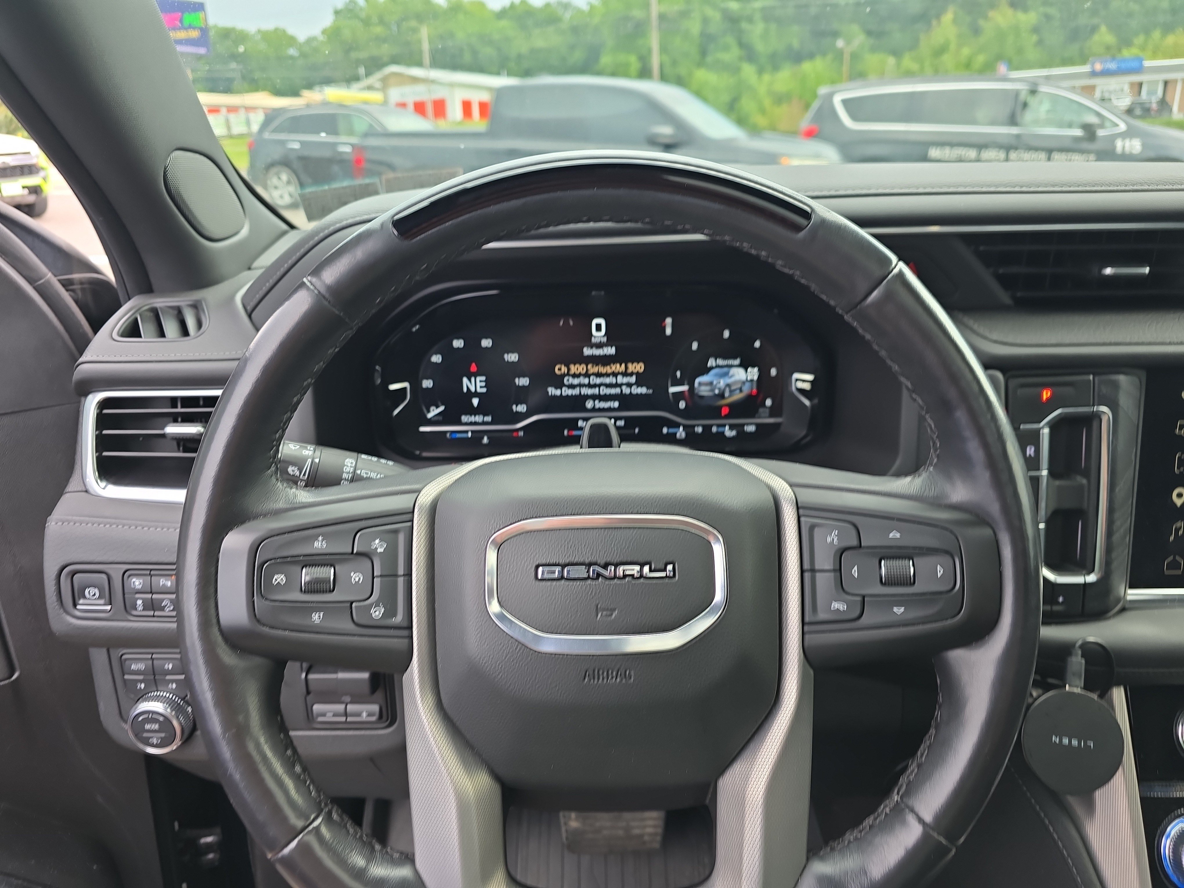 Used 2023 GMC Yukon XL Denali w/ Denali Reserve Package AWD/4WD image 27