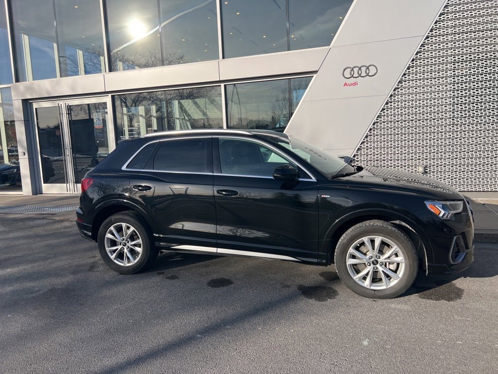 Used 2023 Audi Q3 2.0T Premium w/ Convenience Package image 14