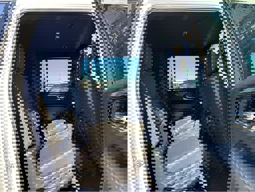 New 2026 GMC Yukon XL Elevation w/ LPO, Get Active Package image 6