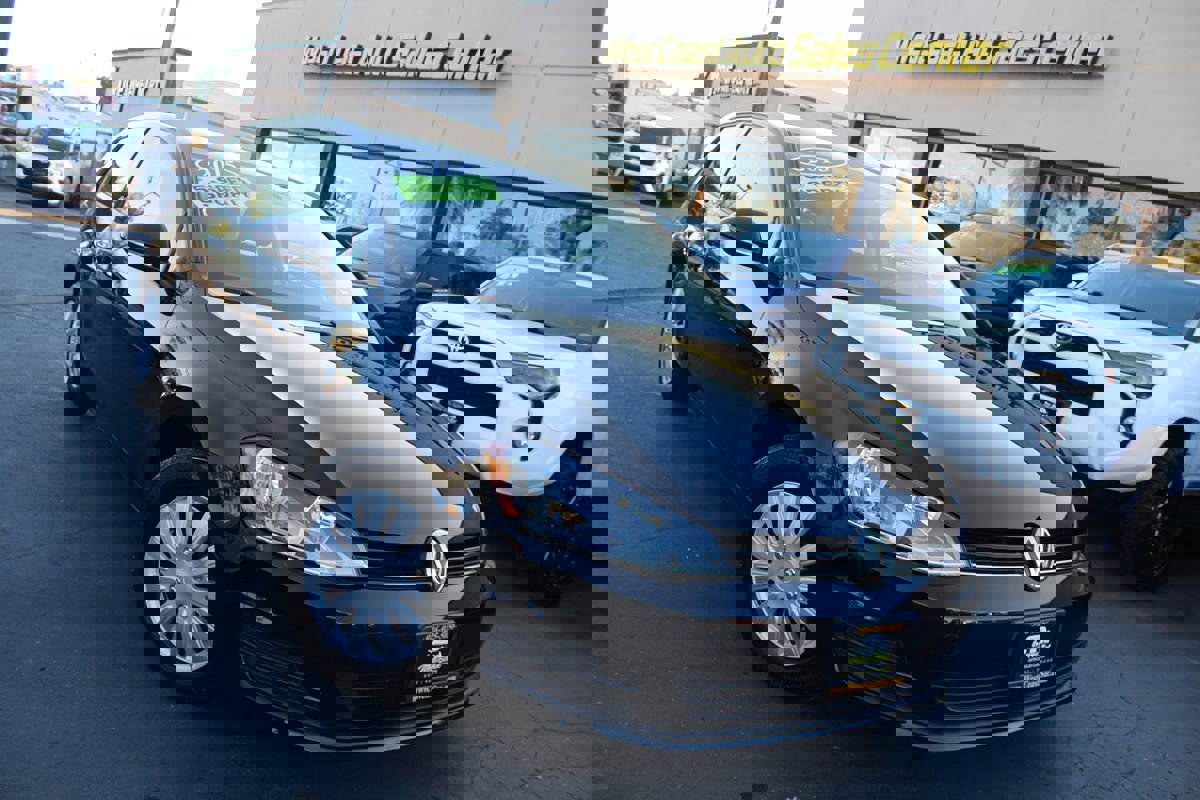 Used 2015 Volkswagen Golf Launch Edition image 30