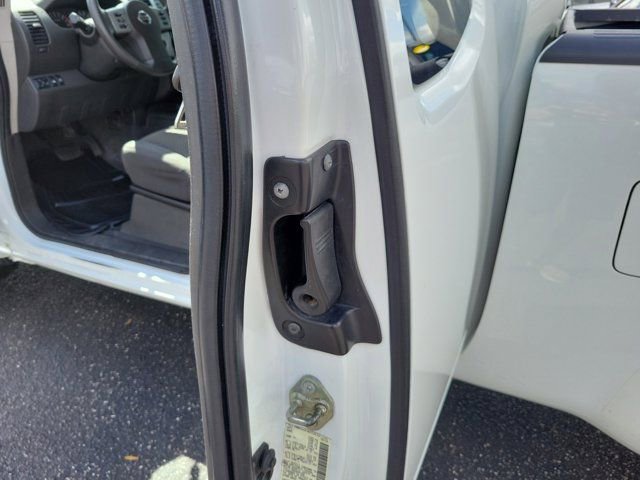 Used 2019 Nissan Frontier SV image 17