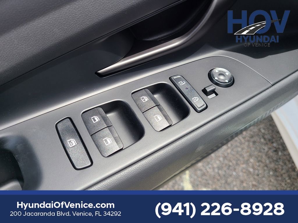 New 2025 Hyundai Elantra SEL image 12