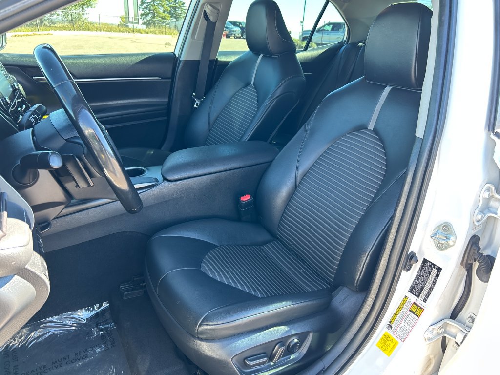 Used 2021 Toyota Camry SE FWD image 15