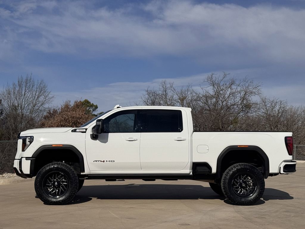 Used 2024 GMC Sierra 2500 AT4 w/ AT4 Premium Plus Package AWD/4WD image 3