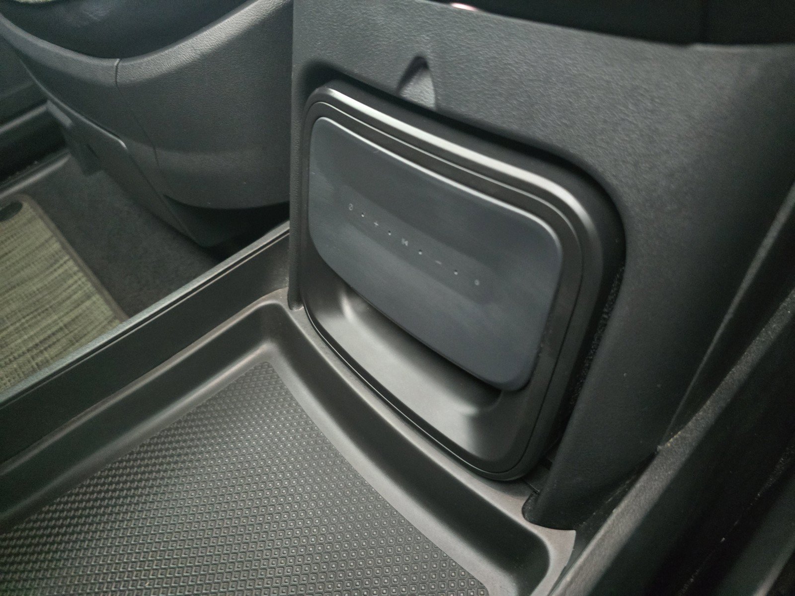 Used 2024 Rivian R1S Adventure AWD/4WD image 33