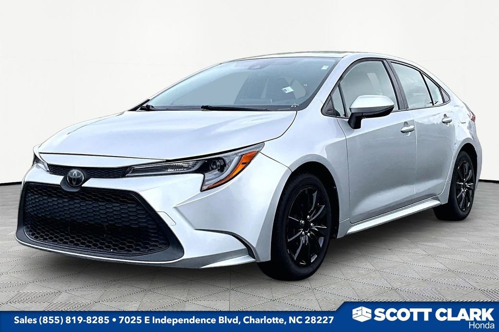Used 2020 Toyota Corolla LE FWD image 3