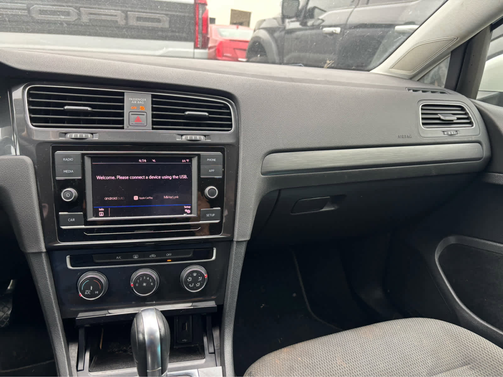 Used 2018 Volkswagen Golf S FWD image 10