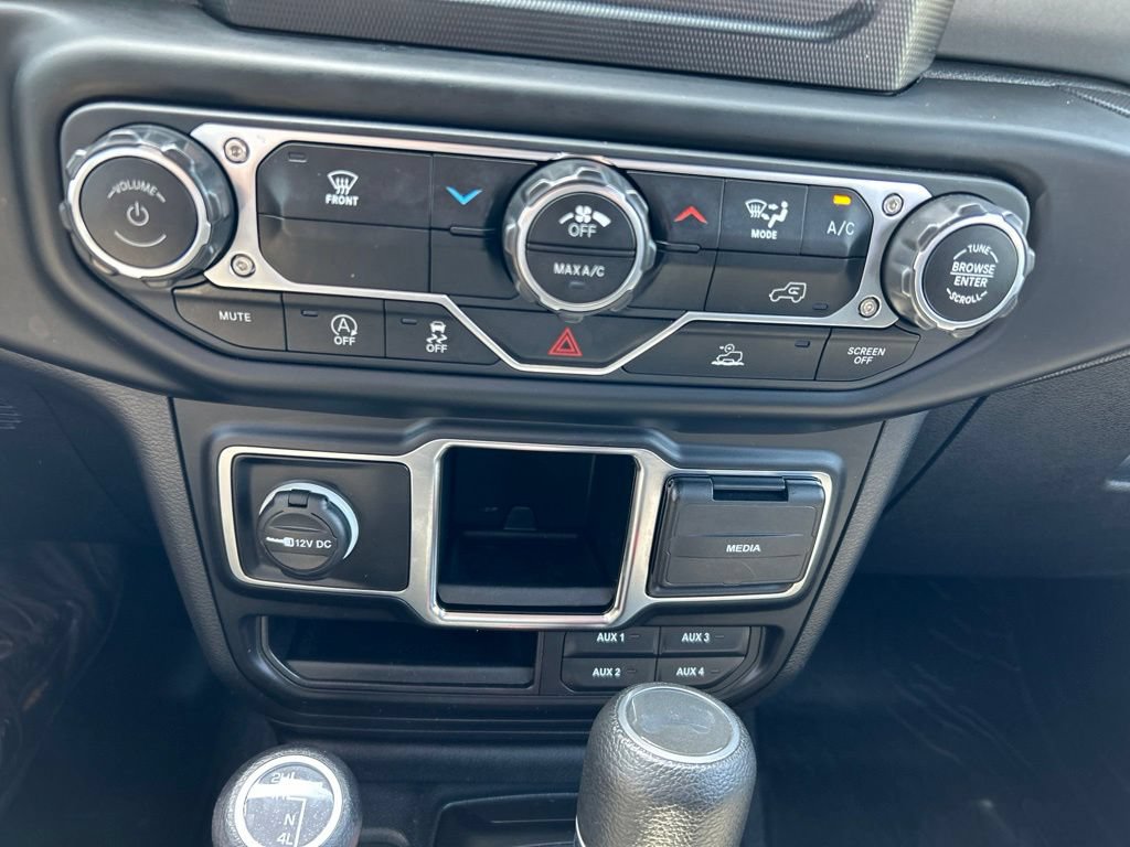 Used 2023 Jeep Wrangler Sport AWD/4WD image 17
