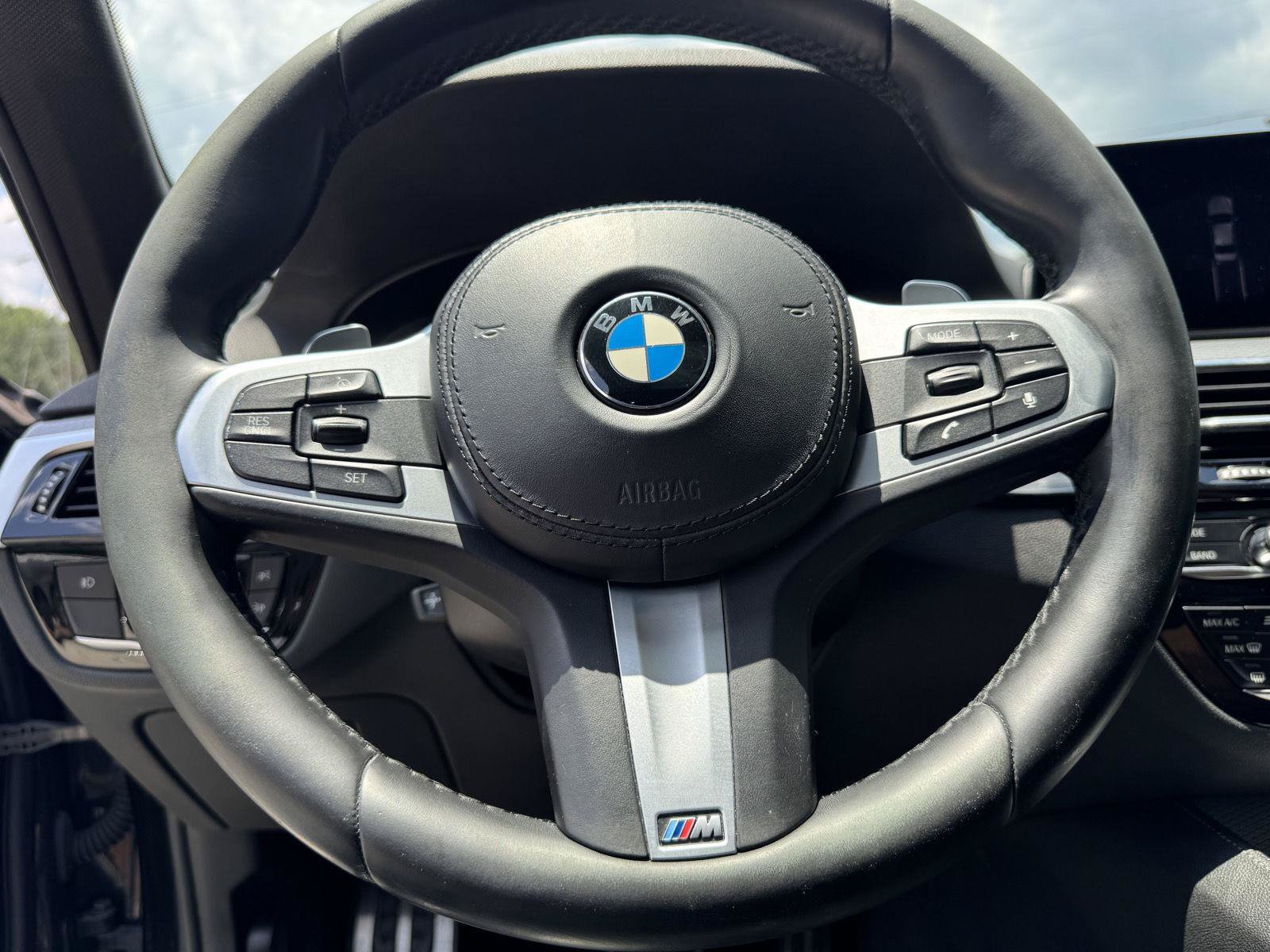Used 2019 BMW 530i w/ M Sport Package RWD image 3