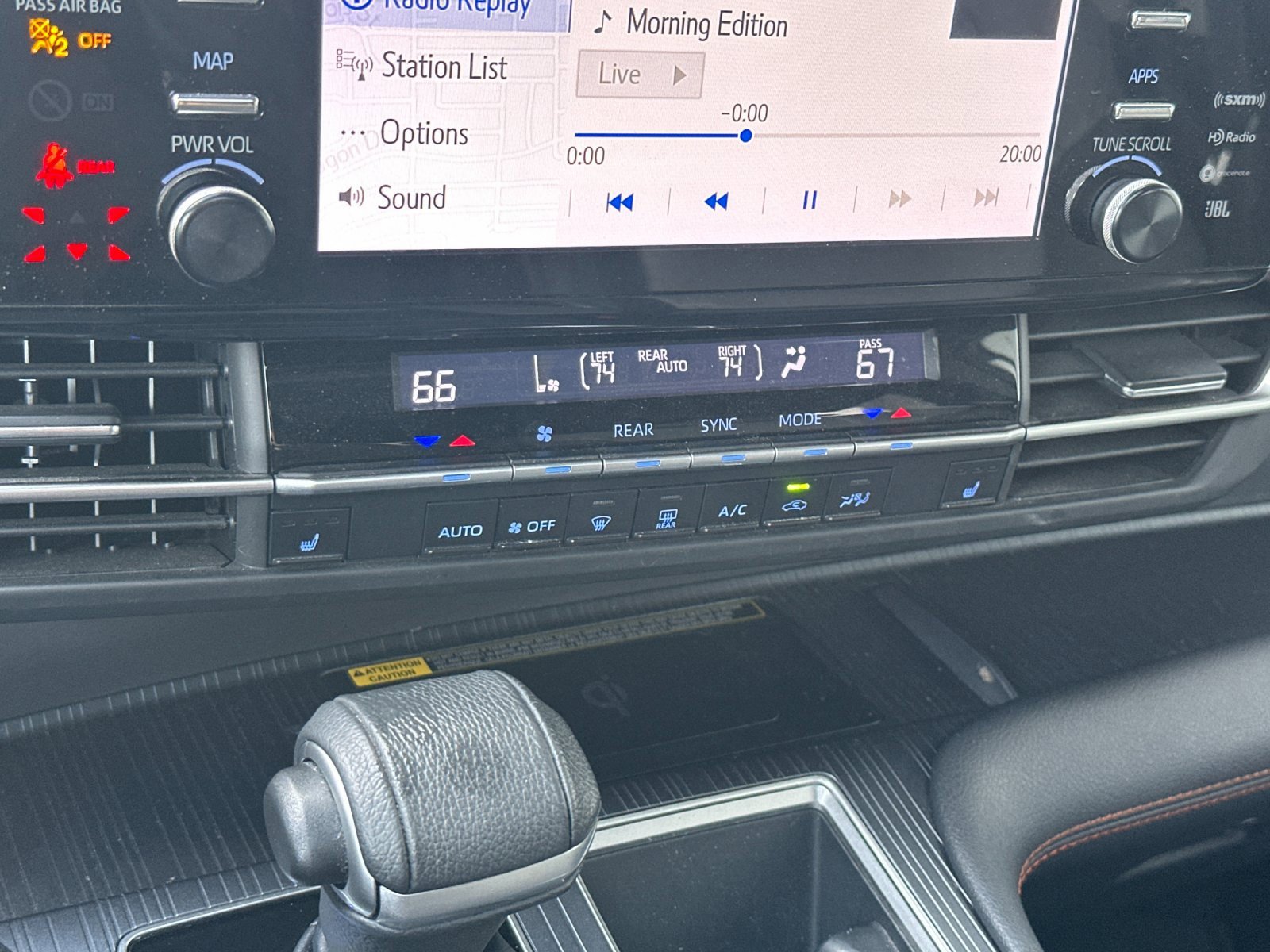 Used 2022 Toyota Sienna XSE image 20