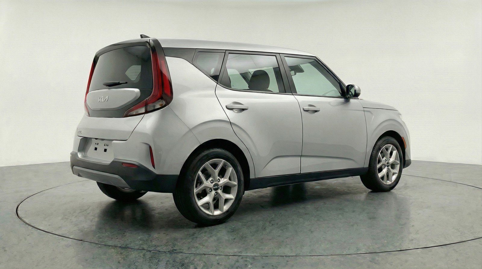 Used 2025 Kia Soul LX w/ LX Technology Package FWD image 9