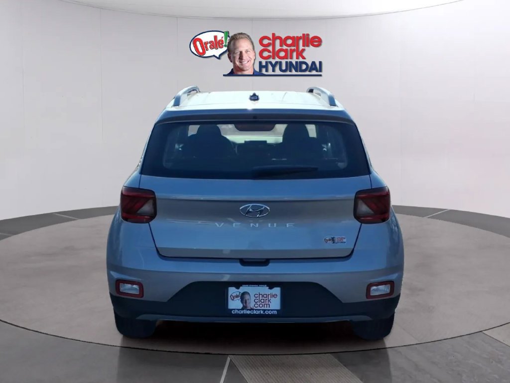 New 2026 Hyundai Venue SEL FWD image 4
