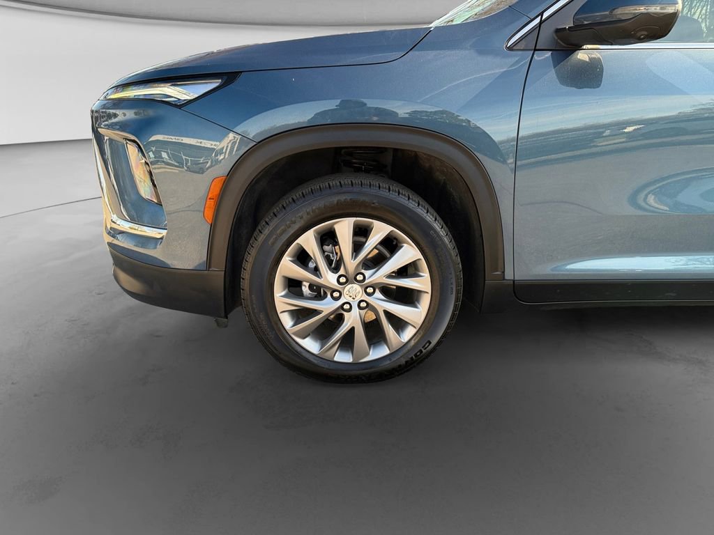 Used 2025 Buick Enclave Preferred image 9