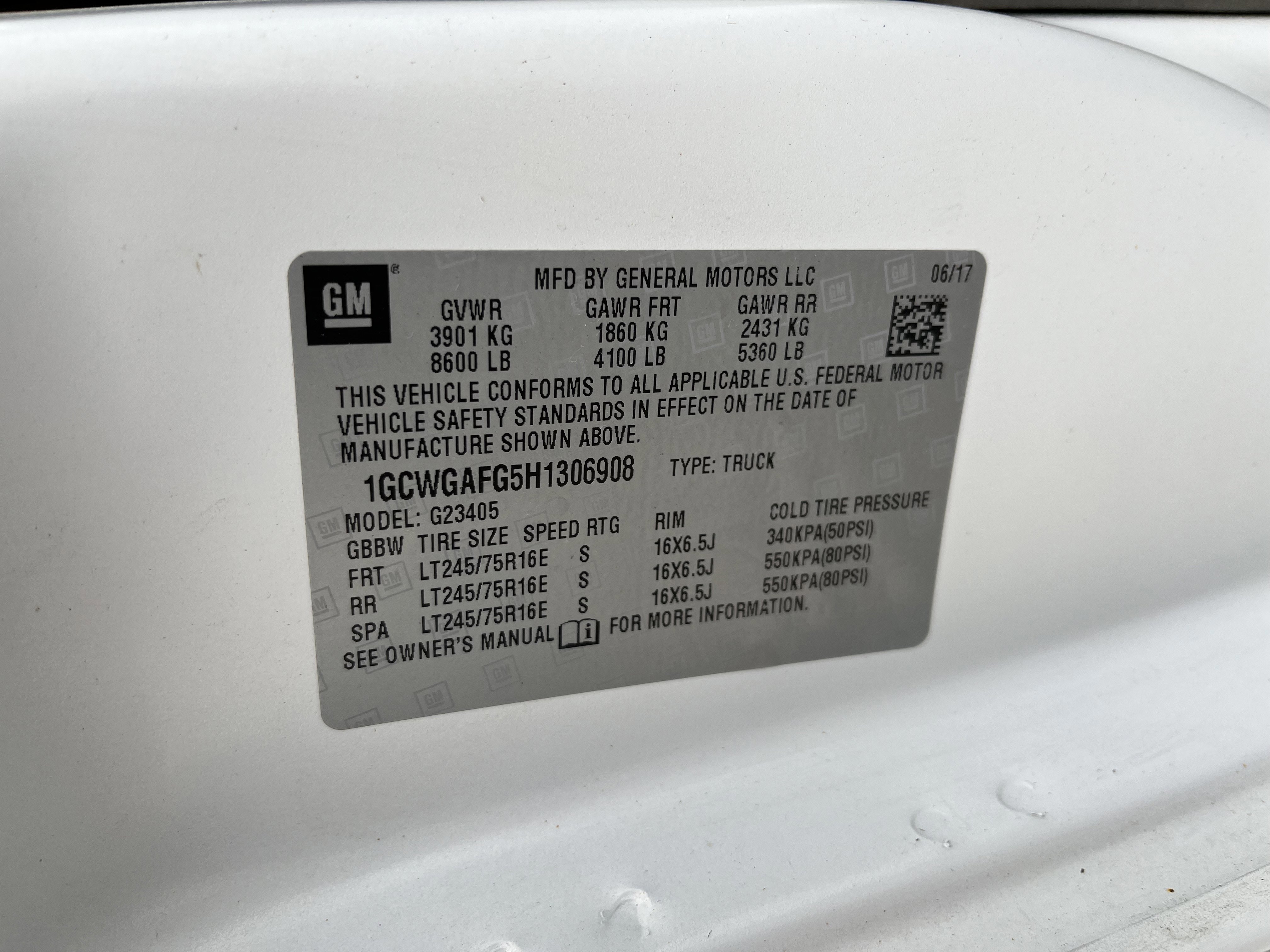 Used 2017 Chevrolet Express 2500 image 14