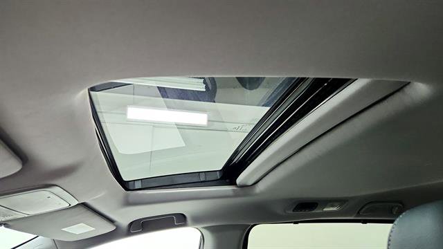 Used 2024 Honda Odyssey EX-L image 12