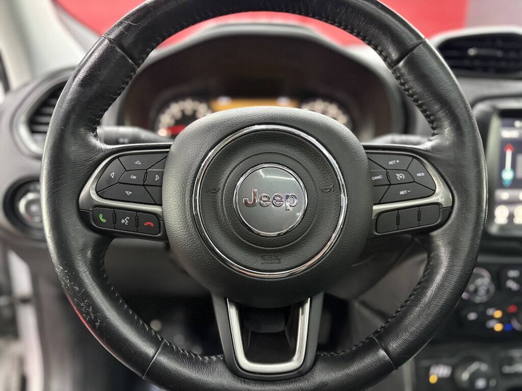 Used 2018 Jeep Renegade Limited w/ UConnect 8.4 Nav Group AWD/4WD image 18
