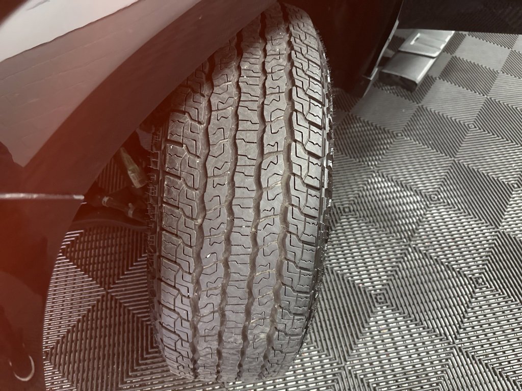 Used 2025 Chevrolet Colorado Z71 w/ Midnight Edition image 37