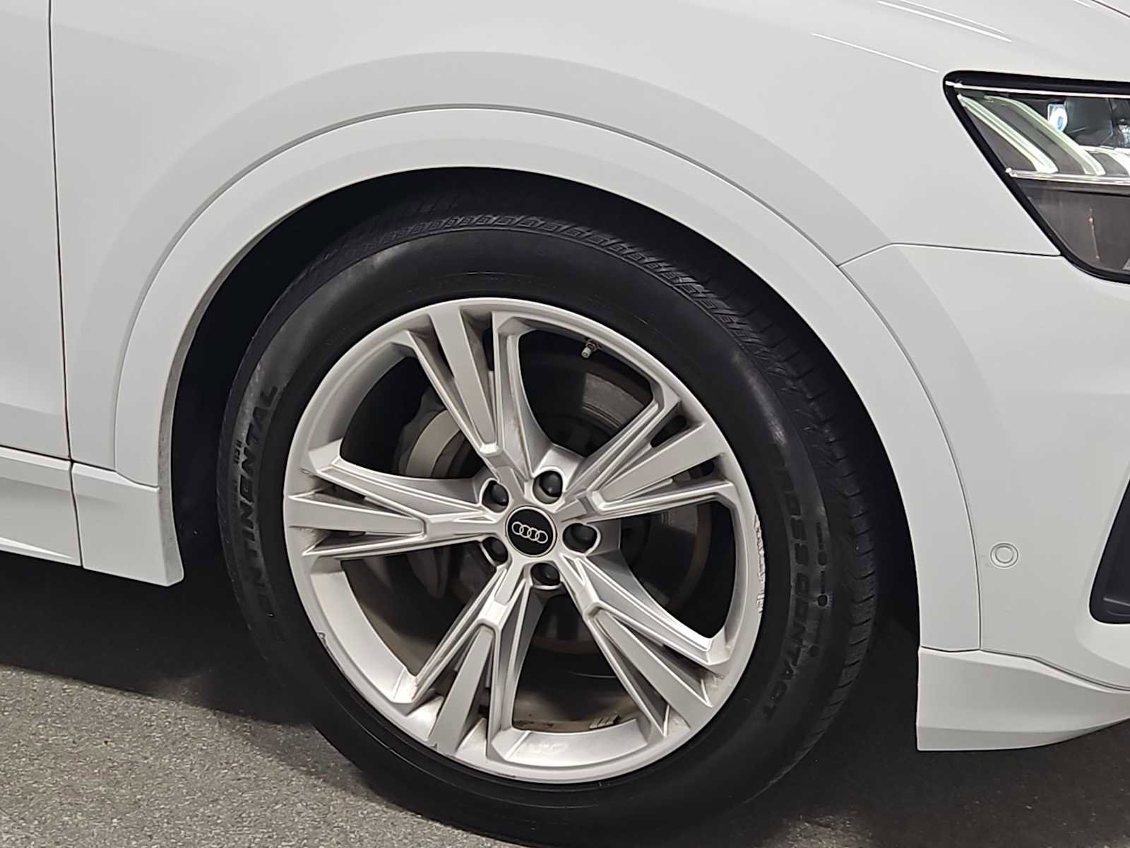 Used 2023 Audi Q8 Prestige image 11