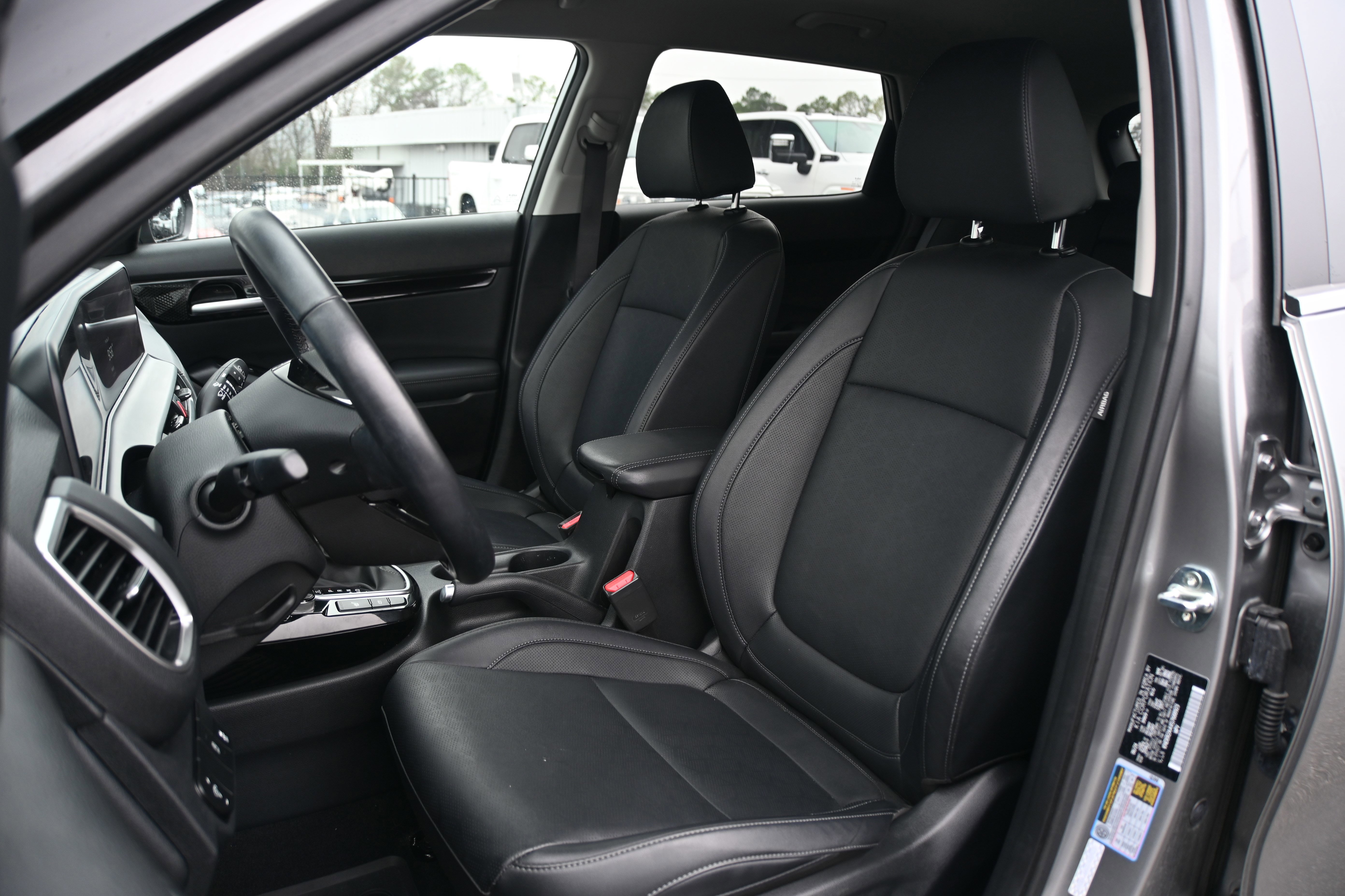 Used 2025 Kia Seltos EX image 7